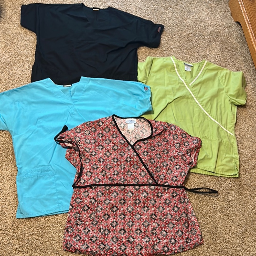 Women’s Solid and Multi-Color Patterned Scrub Tops. Pet/smoke free.